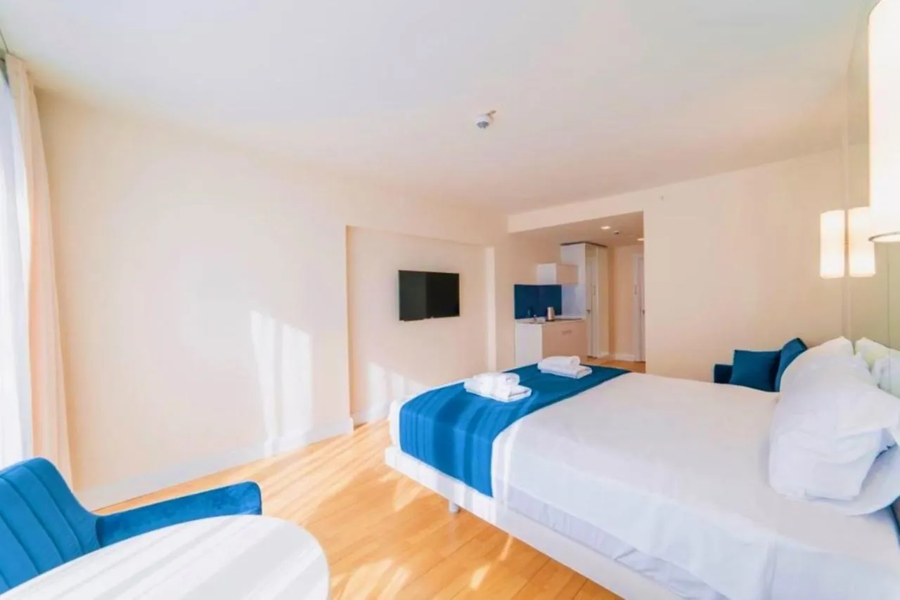 View & More Aparthotel In Batumi