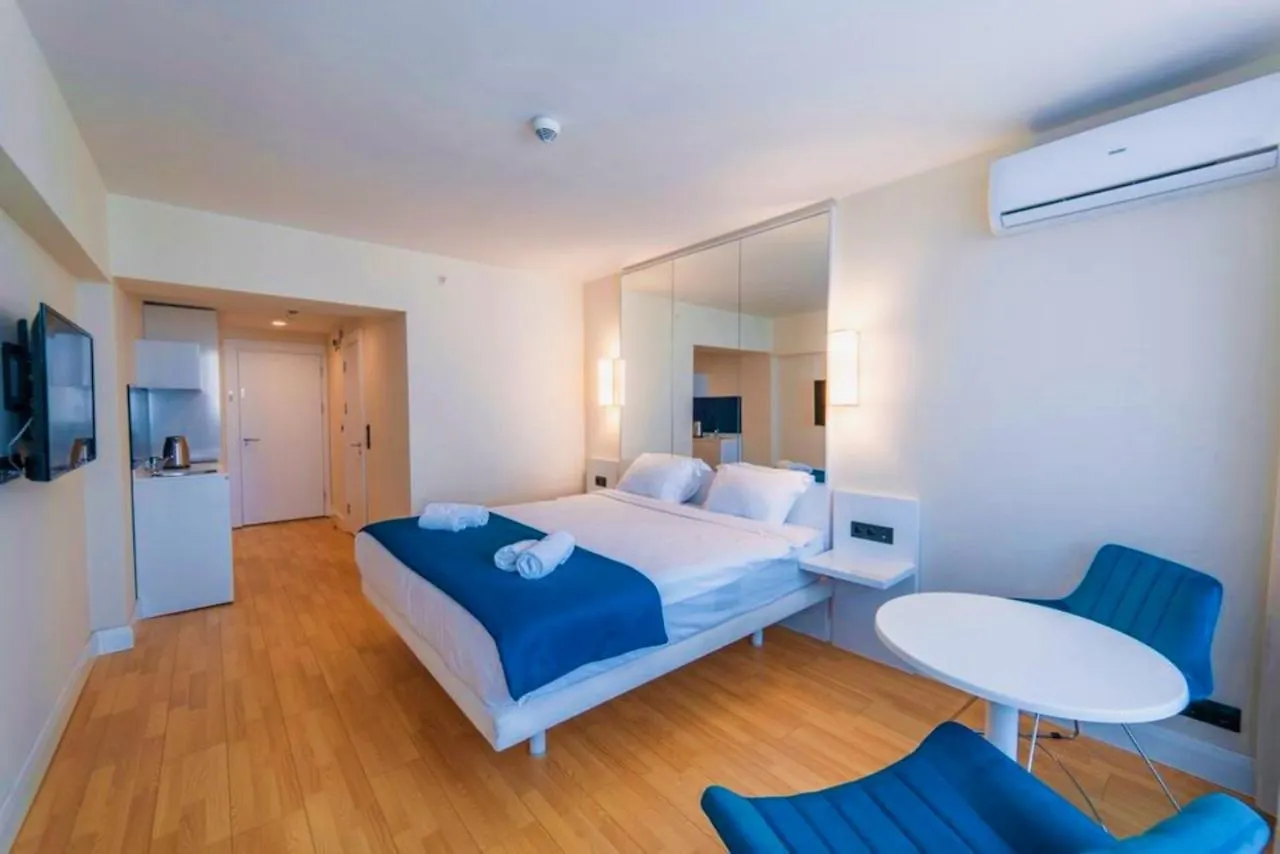 View & More Aparthotel In Batumi