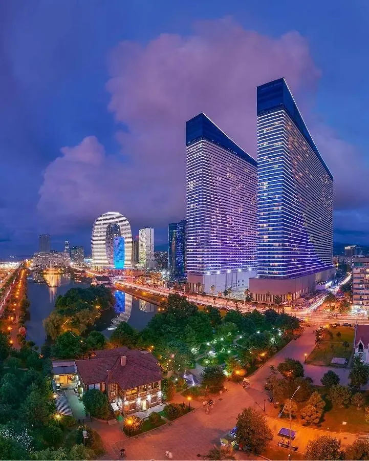 View & More Aparthotel In Batumi